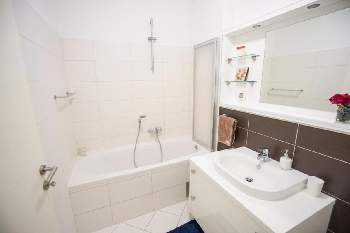 Apartment Zara White Extérieur photo